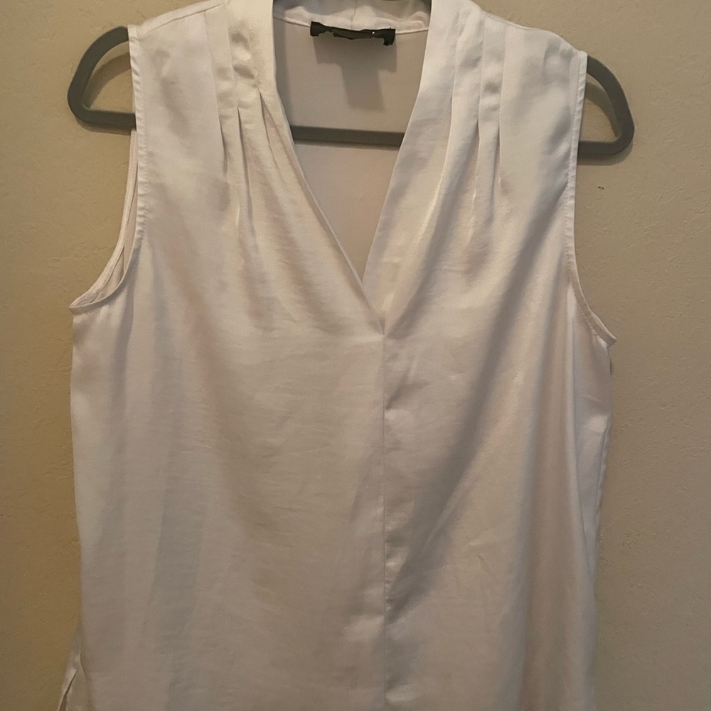 DKNY White V-Neck Sleeveless Blouse
